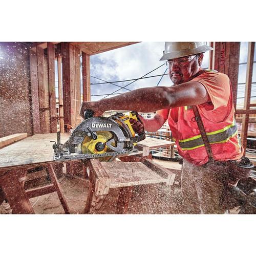 Factory Reconditioned DEWALT FLEXVOLT 60V 9.0Ah MAX 7-1/4 in. Worm Drive Style Saw Kit - DCS577X1R - Image 7