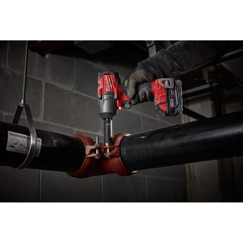 Milwaukee 2860-22 M18 FUEL 1/2 in. Mid-Torque Impact Wrench Kit with Pin Detent - Image 4