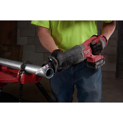 Factory Reconditioned Milwaukee 2721-82 M18 FUEL XC 5.0 Ah Cordless Lithium-Ion SAWZALL Reciprocating Saw Kit with ONE-KEY - Image 4