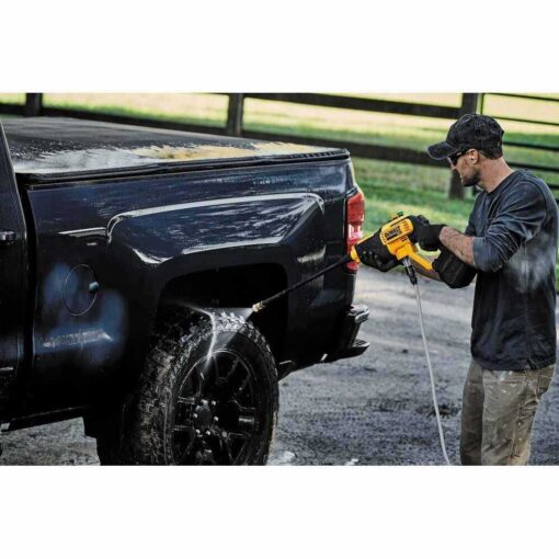 DEWALT 20V MAX 550 PSI Cordless Power Cleaner DCPW550B - Image 4