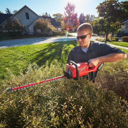 Milwaukee 2726-20 M18 FUEL Hedge Trimmer - Image 3