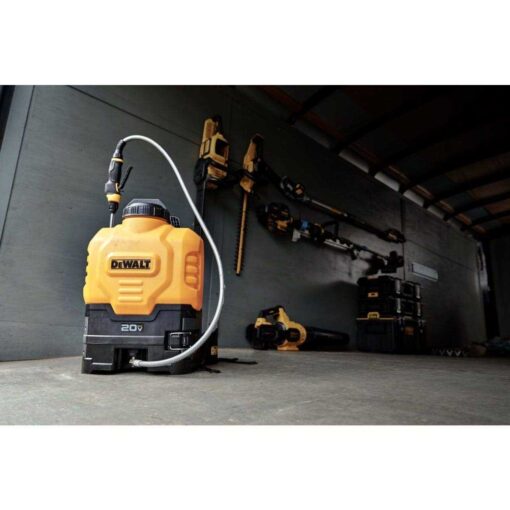 DEWALT 4 Gallon 20V MAX Lithium-Ion Powered Backpack Sprayer 190742 - Image 3