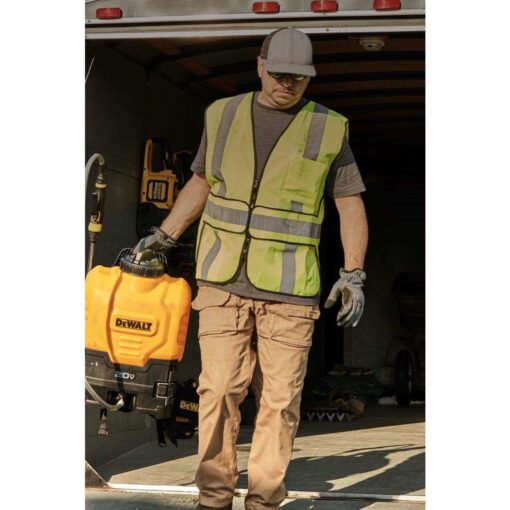 DEWALT 4 Gallon 20V MAX Lithium-Ion Powered Backpack Sprayer 190742 - Image 5