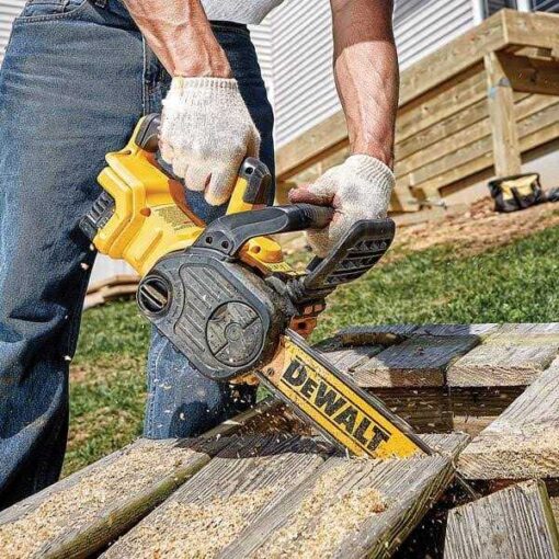 DEWALT 20V MAX Compact Chainsaw Kit DCCS620P1 - Image 5