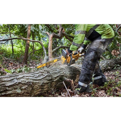 DEWALT 60V MAX Chainsaw 18 Brushless Cordless Kit - DCCS672X1 - Image 2