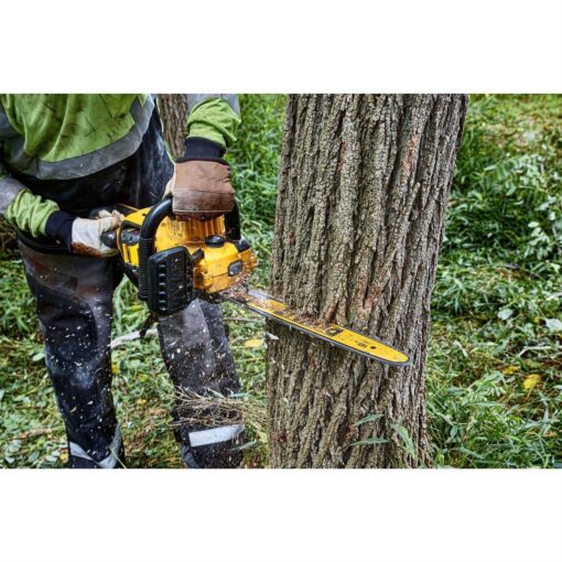 DEWALT 60V MAX Chainsaw 18 Brushless Cordless Kit - DCCS672X1 - Image 5