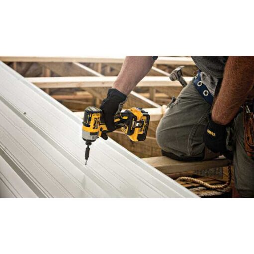 DEWALT Pole Hedge Trimmer Head with 20V MAX Compatibility - DCPH820BH - Image 3