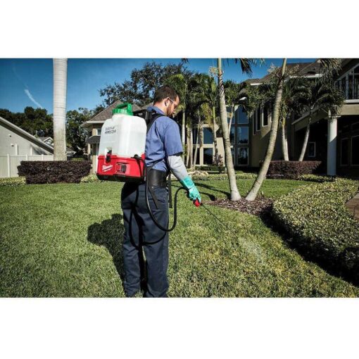 Milwaukee 2820-20PS M18 SWITCH Tank 4 Gallon Backpack Sprayer - Image 3