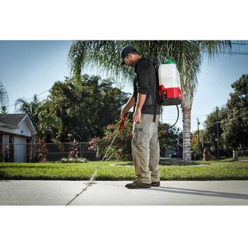 Milwaukee 2820-20PS M18 SWITCH Tank 4 Gallon Backpack Sprayer - Image 4