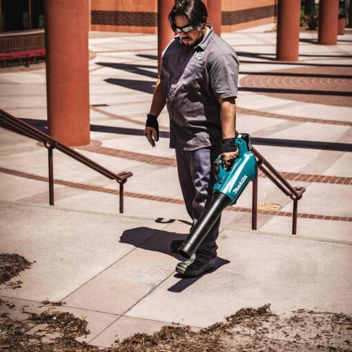 Makita 18V LXT Lithium Ion Brushless Cordless Blower Kit - XBU03SM1 - Image 3