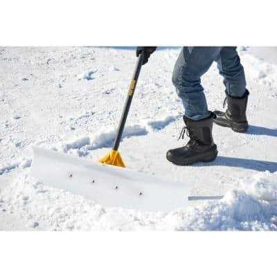 True Temper 36 in. Industrial Grade Snow Pusher with Versa Grip - Image 2