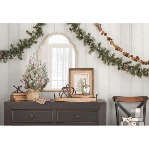 9' Garland with 100 Clear/White Lights Three Posts - Image 2