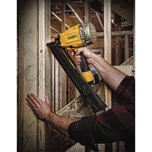 DEWALT 30 Degree 3-1/4 in. Pneumatic Paper Tape Framing Nail - DWF83PT - Image 2