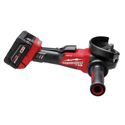 Milwaukee 2780-22 M18 FUEL 4-1/2 in. – 5 in. Paddle Switch Grinder with 2 REDLITHIUM Batteries - Image 3