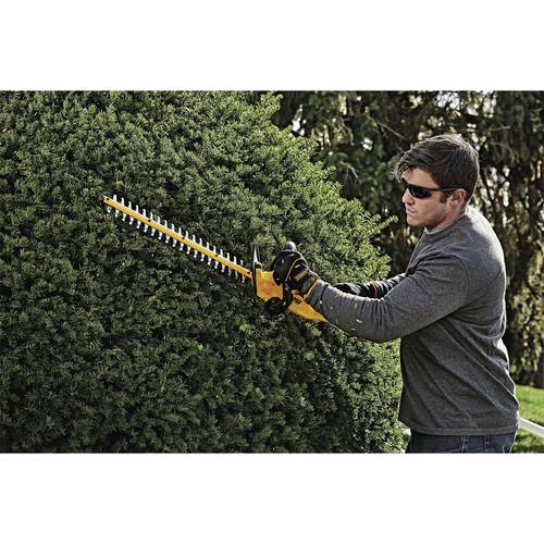 DEWALT 20V MAX 5.0 Ah Cordless Lithium-Ion 22 in. Hedge Trimmer - DCHT820P1 - Image 4