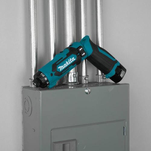 Makita 7.2V Lithium-Ion 1/4 in. Cordless Hex Drill Driver Kit with Auto-Stop Clutch (1.5 Ah) - DF012DSE - Image 5