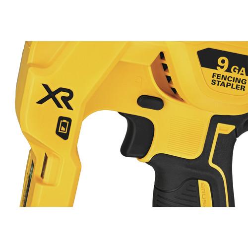 DEWALT 20V MAX XR 9GA Fencing Stapler Kit with (2) 5 Ah Li-Ion Batteries - DCFS950P2 - Image 10