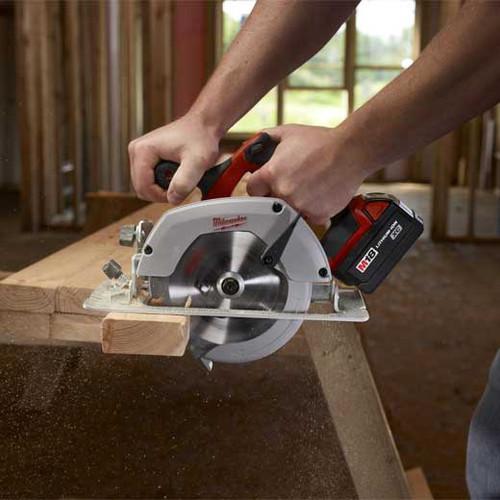 Milwaukee 2630-22 M18 18V Cordless Lithium-Ion 6-1/2 in. Circular Saw - Image 4