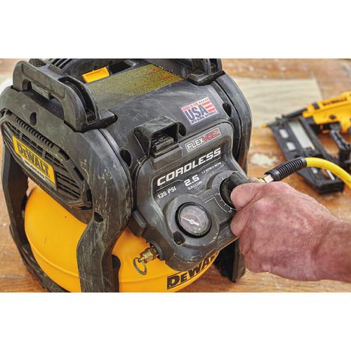 DEWALT FlexVolt 60V MAX 2.5 Gal. Cordless Air Compressor Kit - DCC2560T1 - Image 10
