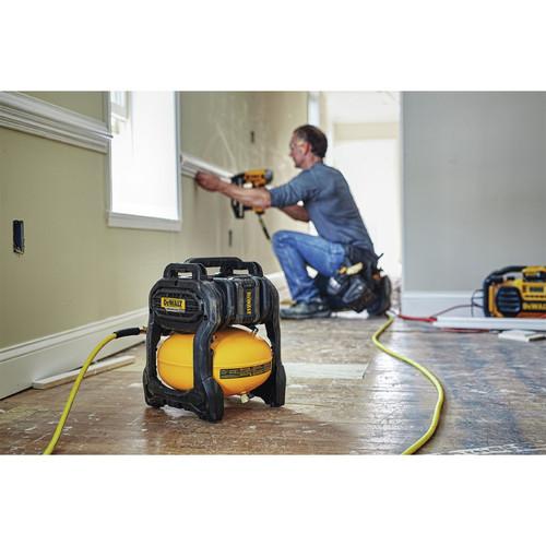 DEWALT FlexVolt 60V MAX 2.5 Gal. Cordless Air Compressor Kit - DCC2560T1 - Image 11