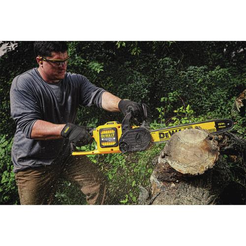 DEWALT 60V 3.0 Ah FLEXVOLT Cordless Lithium-Ion Brushless 16 in. Chainsaw - DCCS670X1 - Image 5