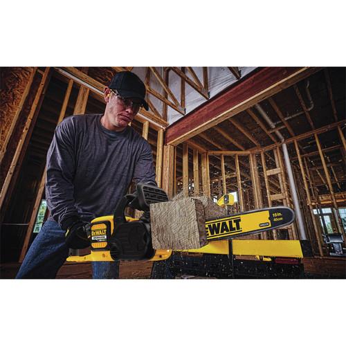 DEWALT 60V 3.0 Ah FLEXVOLT Cordless Lithium-Ion Brushless 16 in. Chainsaw - DCCS670X1 - Image 8