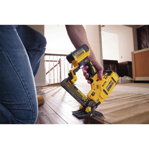 DEWALT 20V MAX XR 18 Gauge Cordless Framing Stapler - DCN682M1 - Image 12