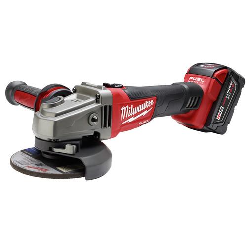 Milwaukee 2781-21 M18 FUEL Cordless 4-1/2 in. – 5 in. Slide Switch Grinder with Lock-On and REDLITHIUM Battery - Image 2