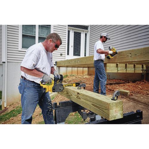 DEWALT 20V MAX XR 5.0 Ah Brushless Lithium-Ion 12 in. Compact Chainsaw Kit - DCCS620P1 - Image 6