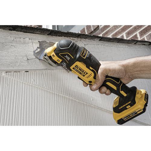 DEWALT 20V MAX XR Lithium-Ion Brushless Oscillating Multi-Tool Kit - DCS355D1 - Image 10