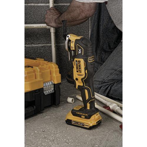 DEWALT 20V MAX XR Lithium-Ion Brushless Oscillating Multi-Tool Kit - DCS355D1 - Image 7