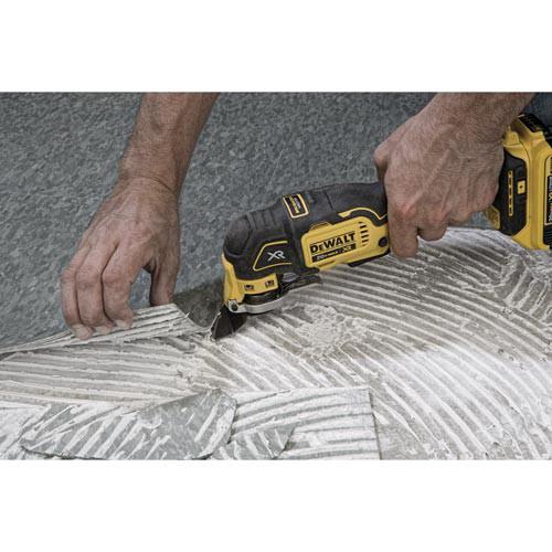 DEWALT 20V MAX XR Lithium-Ion Brushless Oscillating Multi-Tool Kit - DCS355D1 - Image 9