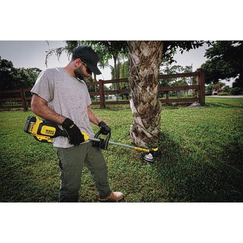 DEWALT 20V MAX 5.0 Ah Li-Ion Brushless String Trimmer - DCST920P1 - Image 4