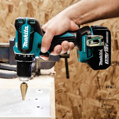 Makita 18V LXT Lithium-Ion Brushless Compact 1/2 in. Cordless Drill Driver Kit (3 Ah) - XFD131 - Image 9