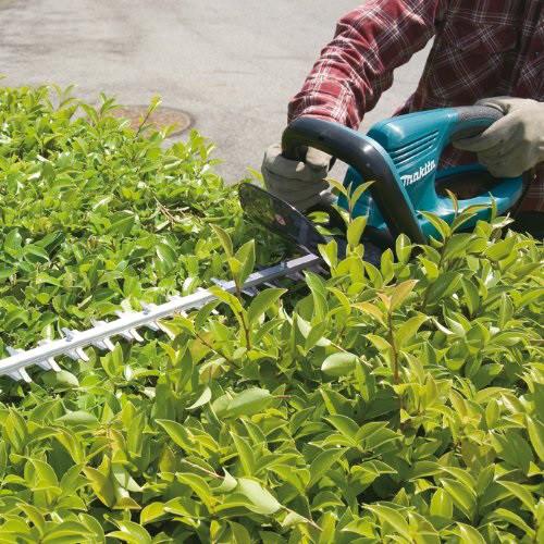 Makita 22 in. Electric Hedge Trimmer - UH5570 - Image 2