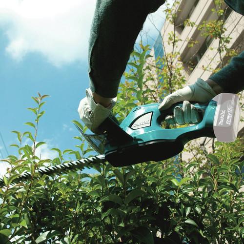 Makita 18V Cordless LXT Lithium-Ion 22 in. Hedge Trimmer (Tool Only) - XHU02Z - Image 3