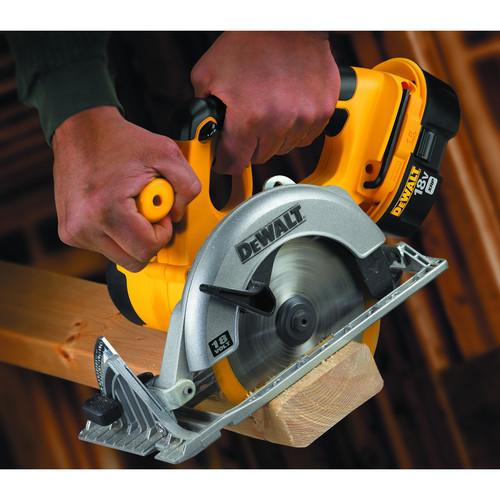 DEWALT 18V XRP Cordless 6-1/2 in. Circular Saw with 2 Batteries - DC390-2 - Image 5