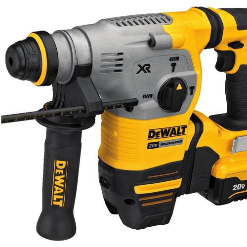 DEWALT 20V MAX XR Cordless Lithium-Ion 1-1/8 in. L-Shape SDS-Plus Rotary Hammer Kit - DCH293R2 - Image 4