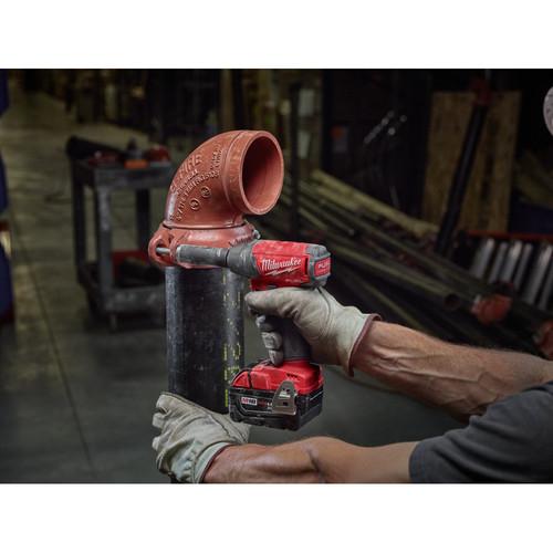 Milwaukee 2755-20 M18 FUEL Cordless Lithium-Ion 1/2 in. Compact Impact Wrench with Pin Detent (Tool Only) - Image 4