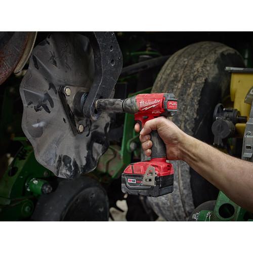 Milwaukee 2755-20 M18 FUEL Cordless Lithium-Ion 1/2 in. Compact Impact Wrench with Pin Detent (Tool Only) - Image 5