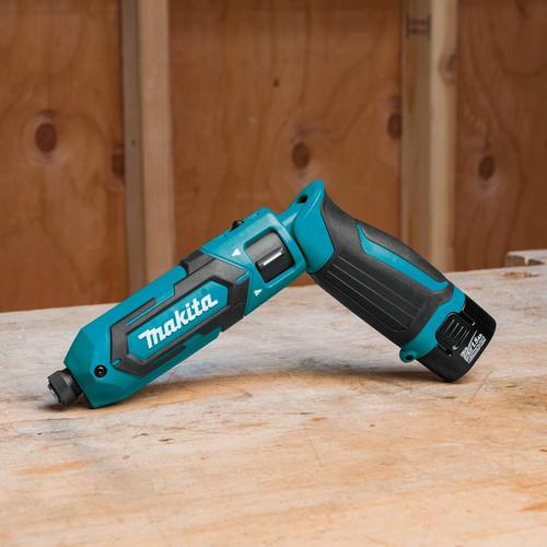 Makita 7.2V 1.5 Ah Cordless Lithium-Ion Impact Driver Kit - TD022DSE - Image 6