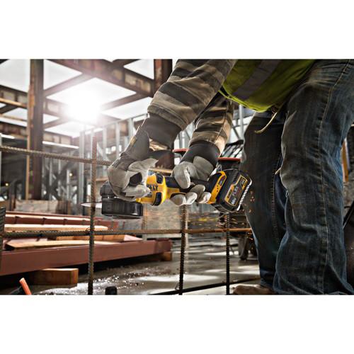 DEWALT FlexVolt 60V MAX Cordless Lithium-Ion 4-1/2 in. – 6 in. Grinder with Batteries - DCG414T2 - Image 4