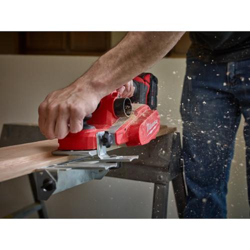 Milwaukee 2623-21 M18 Lithium-Ion 3-1/4 in. Planer Kit - Image 4