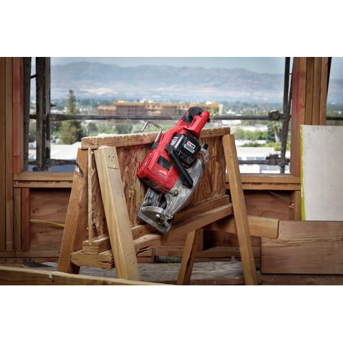 Milwaukee 2830-21HD M18 FUEL Rear Handle 7-1/4 in. Circular Saw Kit - Image 9