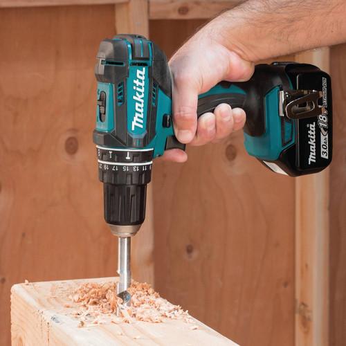 Makita 18V LXT 3.0 Ah Cordless Lithium-Ion 5-Piece Combo Kit - XT505 - Image 9