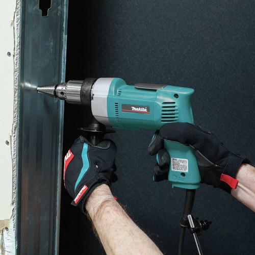 Makita 6302H 6.5 Amp 0 – 550 RPM Variable Speed 1/2 in. Corded Drill - Image 10
