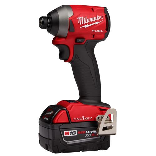 Milwaukee 2996-22 M18 FUEL 1/2 in. Cordless Hammer Drill – 1/4 in. Cordless Impact Driver with ONE-KEY Combo Kit (5 Ah) - Image 3