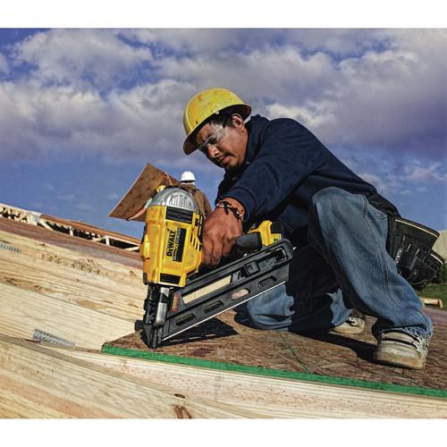 DEWALT 20V MAX XR Dual Speed Framing Nailer Kit - DCN692M1 - Image 15