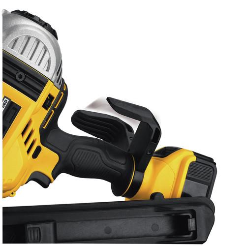 DEWALT 20V MAX XR Dual Speed Framing Nailer Kit - DCN692M1 - Image 5