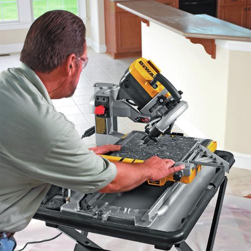 DEWALT 10 in. Wet Tile Saw - D24000 - Image 37